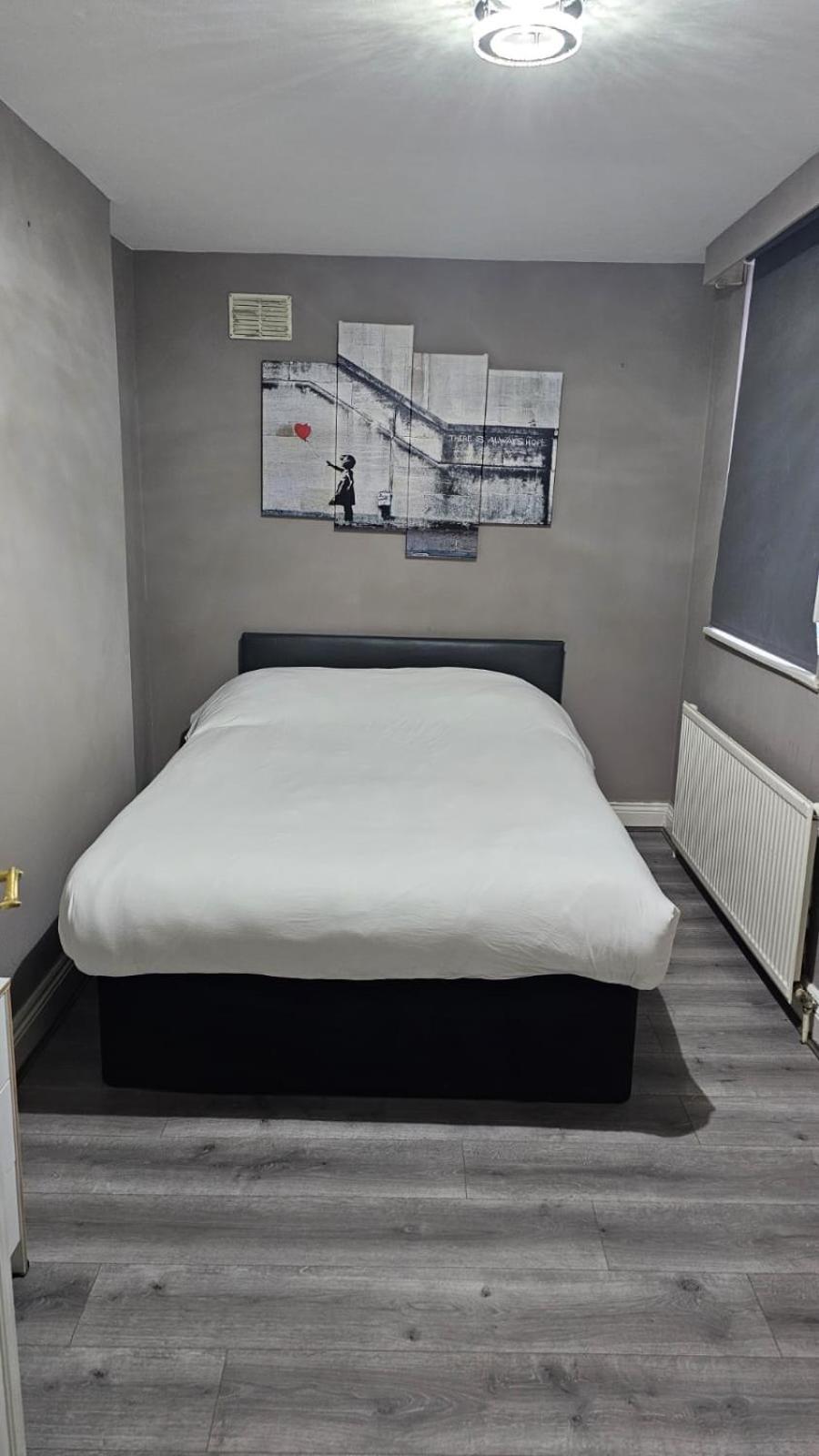 1 Bedroom Garden Flat In For 4 Apartment London